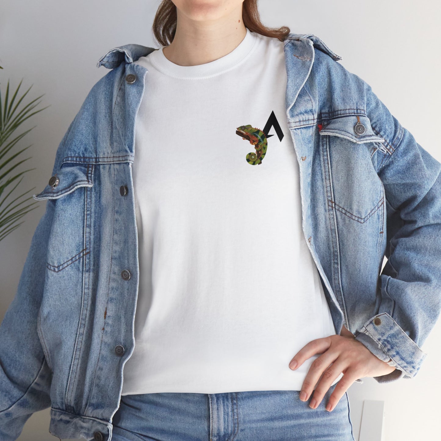 Chameleon Art Illustration T-Shirt